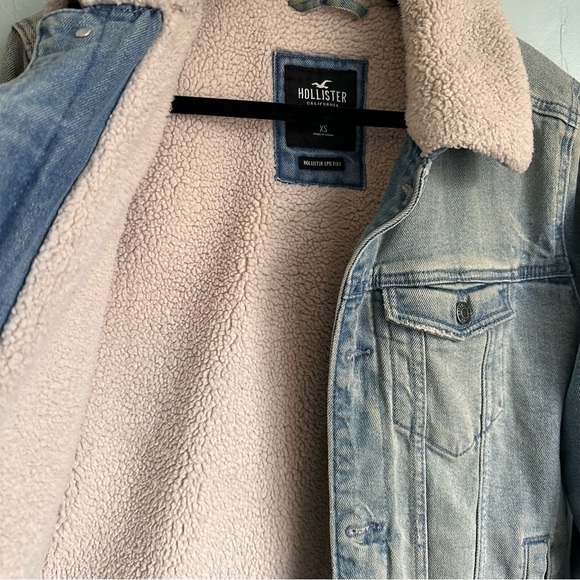 Hollister Epic Flex Oversized Sherpa Lined Denim Trucker Jean Jacket XS/S EUC - Picture 3 of 7